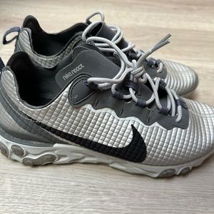 Nike mens react element 55’ quilted grid size 10.5